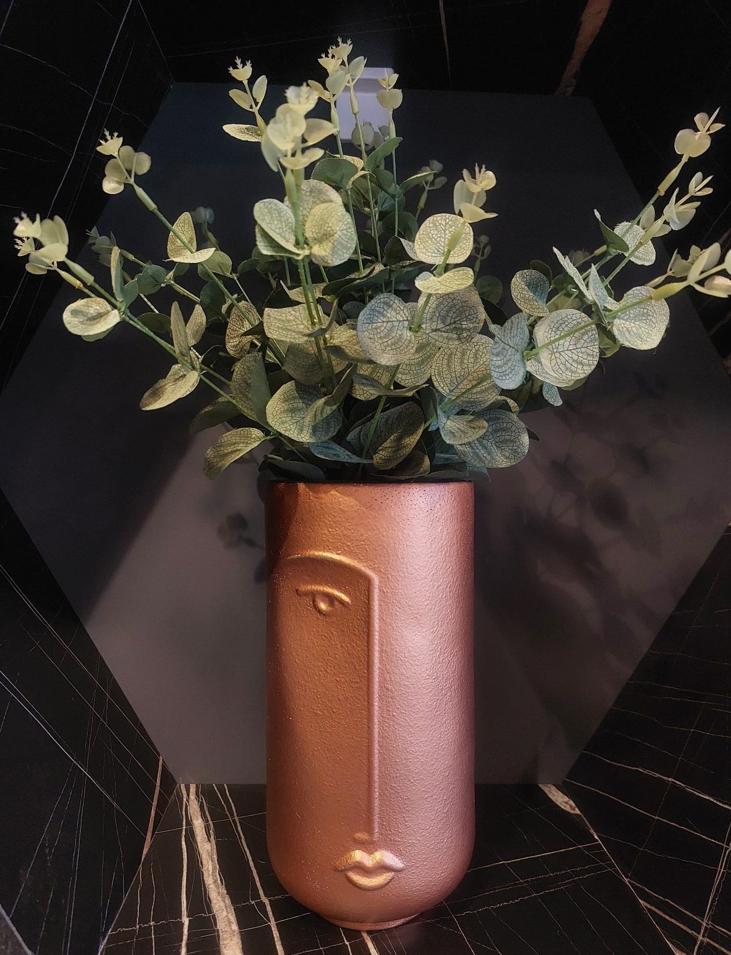 Bronz%20Yüz%20Saksı%20Aranjman